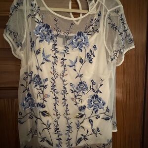 EUC White House Black Market Embellished Cap Sleeve Mesh Blouse Cream/Blue 1X